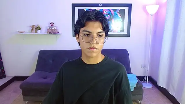 Maecum18 online show from March 5, 2026, 8:49 pm