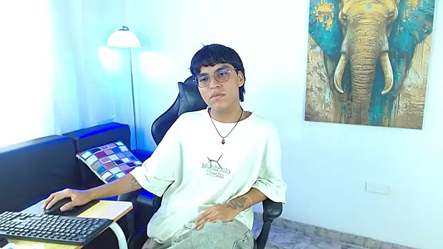 Snapshot of Maecum18 chatting on July 10, 2026, 9:15 pm Maecum18 online show from July 10, 2026, 9:15 pm