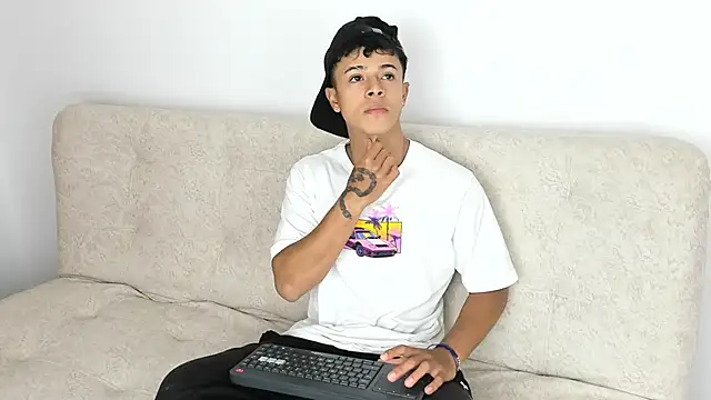 Snapshot of _Alex_Colton chatting on February 2, 2026, 10:42 pm Alex Colton online show from February 2, 2026, 10:42 pm