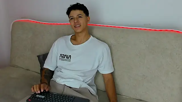  Alex Colton online show from July 6, 2026, 9:50 pm