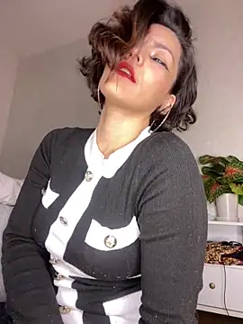 Snapshot of eva_luz chatting on April 8, 2026, 10:11 pm eva luz online show from April 8, 2026, 10:11 pm