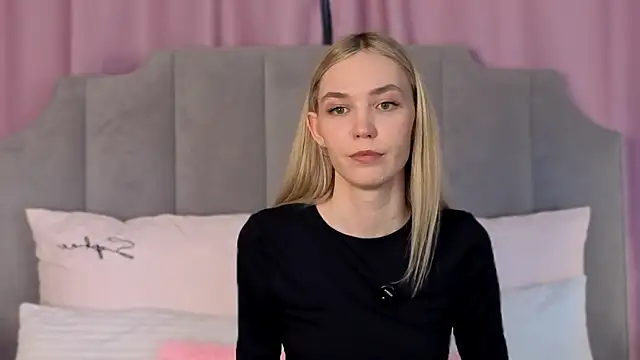 NikkiRyx online show from May 30, 2026, 3:50 pm