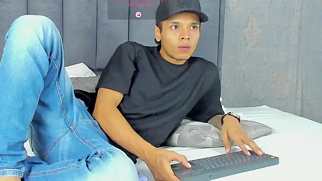 Alejandroo Montenegro online show from March 14, 2026, 1:22 am