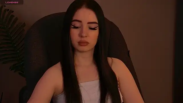 ArianaLim online show from May 10, 2026, 2:52 pm