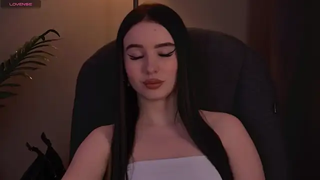 ArianaLim online show from April 25, 2026, 4:26 pm