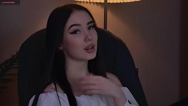 ArianaLim online show from May 3, 2026, 3:37 pm