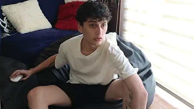 Snapshot of mrpicklesx23 chatting on February 3, 2026, 7:52 pm mrpicklesx23 online show from February 3, 2026, 7:52 pm