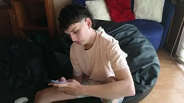 Snapshot of mrpicklesx23 chatting on February 6, 2026, 7:32 pm mrpicklesx23 online show from February 6, 2026, 7:32 pm