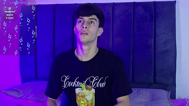 axxxel twink online show from May 17, 2026, 2:44 am