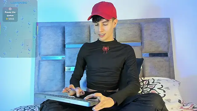 axxxel twink online show from May 9, 2026, 1:09 am