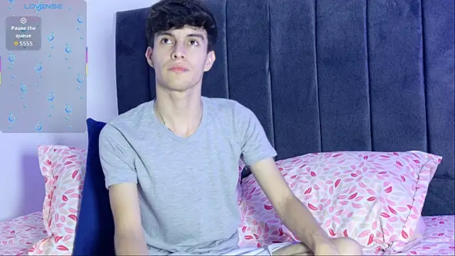 axxxel twink online show from May 30, 2026, 2:40 am