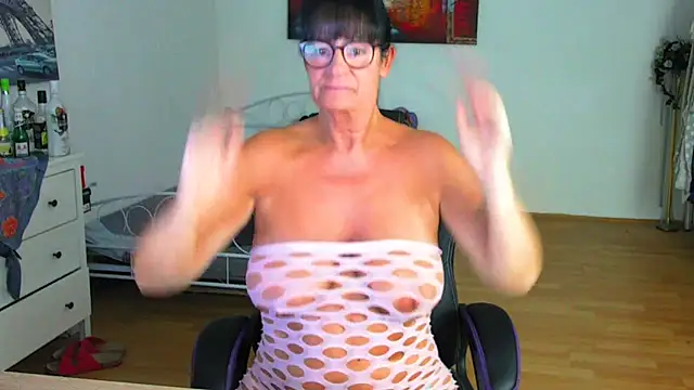 Sylly online show from September 10, 2025, 6:45 am