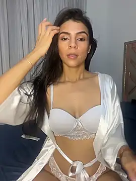 EvaMiranda online show from May 1, 2026, 3:33 am