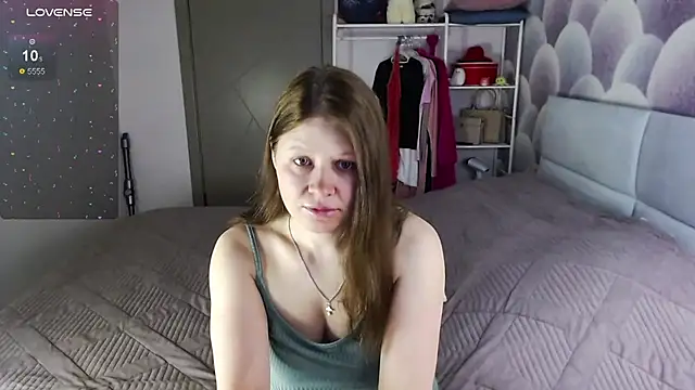 Snapshot of Aleksasamuii chatting on February 23, 2026, 9:37 pm Aleksasamuii online show from February 23, 2026, 9:37 pm