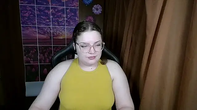 Snapshot of Teasing_Dora chatting on June 3, 2026, 12:33 am Teasing Dora online show from June 3, 2026, 12:33 am