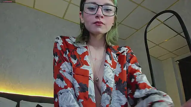 Snapshot of Scarle_Whisper chatting on February 27, 2026, 1:17 am Scarle Whisper online show from February 27, 2026, 1:17 am