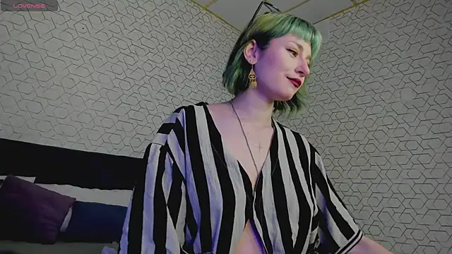 Scarle Whisper online show from May 12, 2026, 9:26 am
