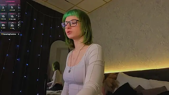 Snapshot of Scarle_Whisper chatting on April 8, 2026, 1:07 am Scarle Whisper online show from April 8, 2026, 1:07 am