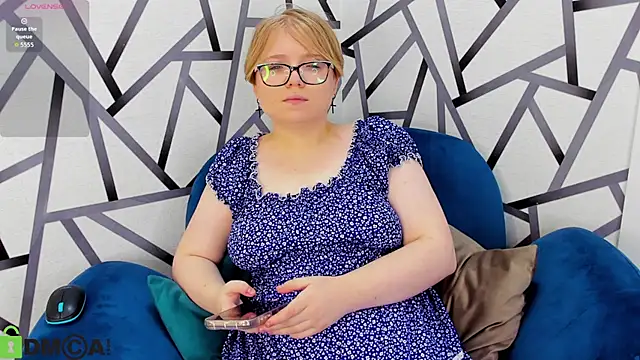 Snapshot of Lauraaa_Smith chatting on February 12, 2026, 2:11 am Lauraaa Smith online show from February 12, 2026, 2:11 am