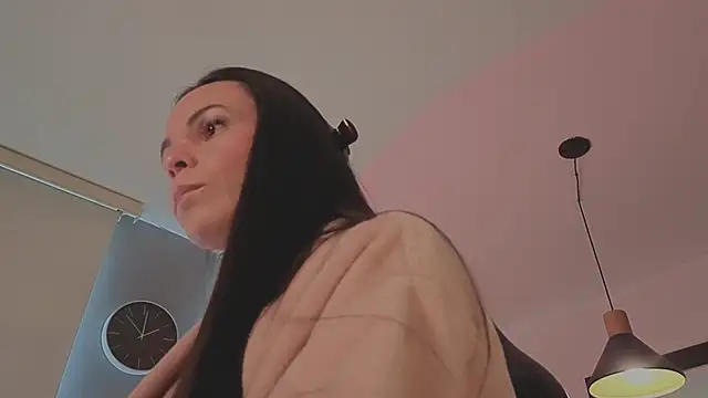 Snapshot of verodeli chatting on April 6, 2026, 5:25 pm verodeli online show from April 6, 2026, 5:25 pm