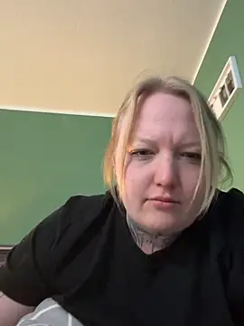 Snapshot of Lolaaxxx13 chatting on May 16, 2026, 6:29 pm Lolaaxxx13 online show from May 16, 2026, 6:29 pm