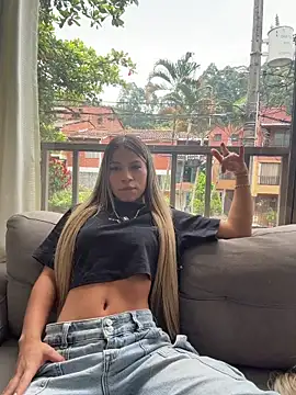 Mia Rosee1 online show from May 10, 2026, 6:21 pm