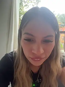 Mia Rosee1 online show from May 30, 2026, 10:48 pm