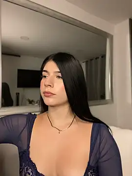  HannahFox  online show from August 6, 2026, 11:44 pm