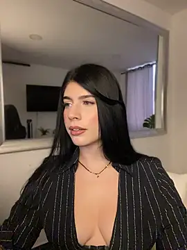  HannahFox  online show from August 8, 2026, 10:50 pm