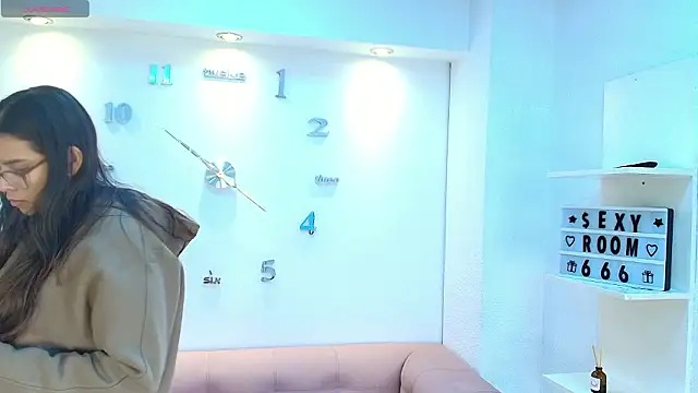 Snapshot of Luna_Millers chatting on February 12, 2026, 3:39 am Luna Millers online show from February 12, 2026, 3:39 am