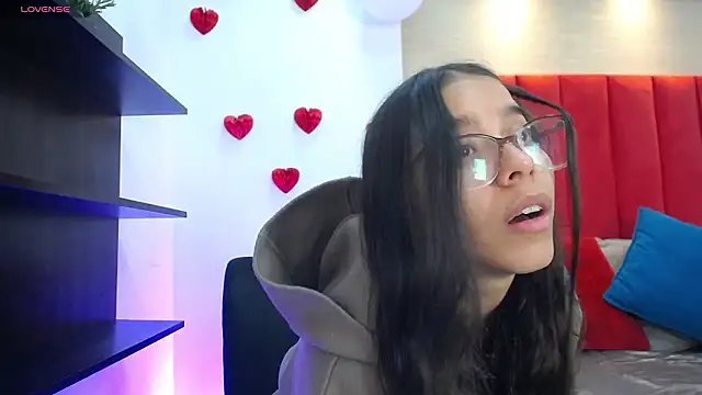 Luna Millers online show from March 1, 2026, 4:12 am