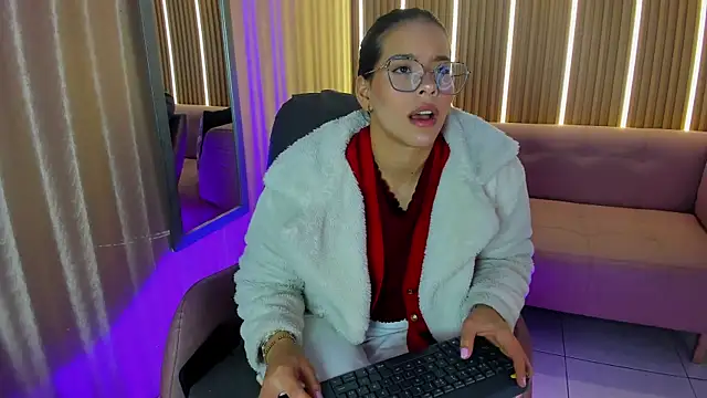 Snapshot of Luna_Millers chatting on May 9, 2026, 4:16 am Luna Millers online show from May 9, 2026, 4:16 am