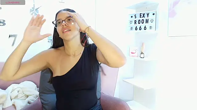 Snapshot of Luna_Millers chatting on February 8, 2026, 11:41 am Luna Millers online show from February 8, 2026, 11:41 am