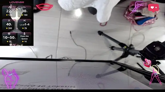 NathalialLooes online show from March 6, 2026, 5:35 am