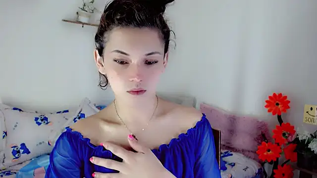 NathalialLooes online show from June 20, 2026, 8:47 pm