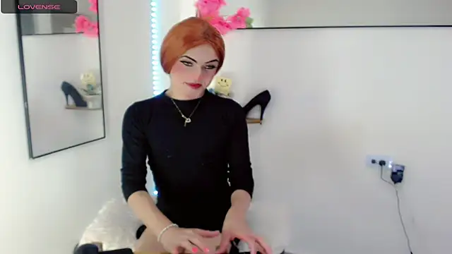 NathalialLooes online show from April 25, 2026, 5:21 am