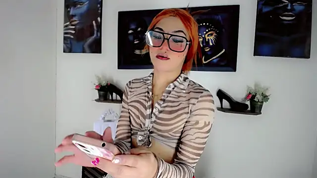 NathalialLooes online show from May 8, 2026, 5:11 am