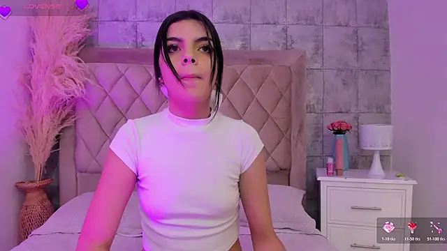 KarelyMitchel online show from March 15, 2026, 1:07 pm