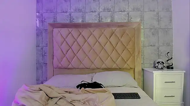 Snapshot of CleoFoxx_ chatting on March 4, 2026, 12:24 pm CleoFoxx online show from March 4, 2026, 12:24 pm