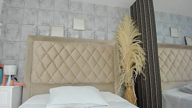 Snapshot of CleoFoxx_ chatting on April 1, 2026, 12:28 pm CleoFoxx online show from April 1, 2026, 12:28 pm