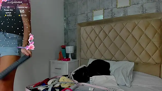 Snapshot of CleoFoxx_ chatting on March 24, 2026, 12:49 pm CleoFoxx online show from March 24, 2026, 12:49 pm