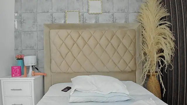 Snapshot of CleoFoxx_ chatting on April 1, 2026, 1:41 pm CleoFoxx online show from April 1, 2026, 1:41 pm