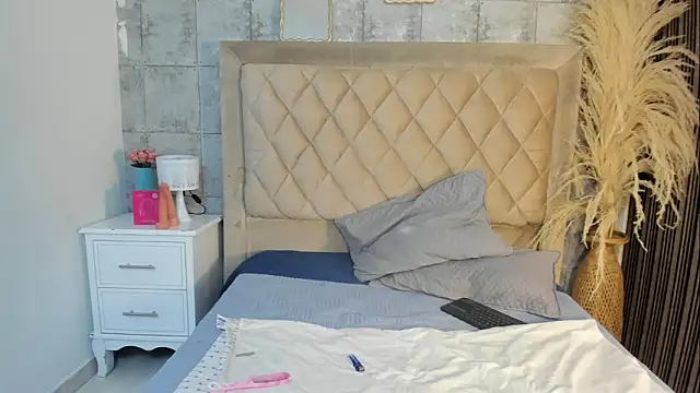 Snapshot of CleoFoxx_ chatting on March 28, 2026, 12:28 pm CleoFoxx online show from March 28, 2026, 12:28 pm