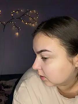 Snapshot of AlyaX_X chatting on February 4, 2026, 1:28 pm AlyaX X online show from February 4, 2026, 1:28 pm