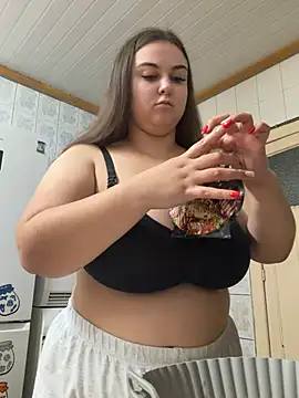 Snapshot of AlyaX_X chatting on February 21, 2026, 5:48 pm AlyaX X online show from February 21, 2026, 5:48 pm