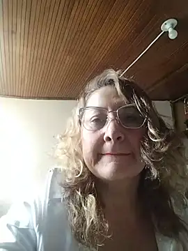 Snapshot of JULIETA_21- chatting on July 4, 2026, 4:44 pm JULIETA 21- online show from July 4, 2026, 4:44 pm