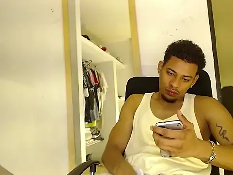 Oswall Bigcock1 online show from February 26, 2026, 2:44 am