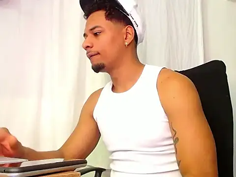 Oswall Bigcock1 online show from February 11, 2026, 4:07 pm