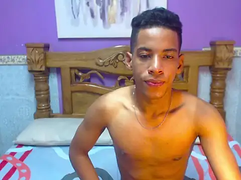 Snapshot of Luigi_Ferrer chatting on March 18, 2026, 3:09 am Luigi Ferrer online show from March 18, 2026, 3:09 am