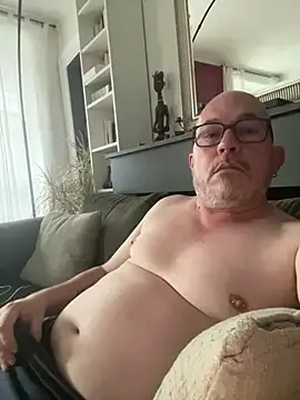 Pimouss01000 online show from June 29, 2026, 6:51 pm